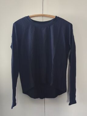 *Navy Long-Sleeve Top